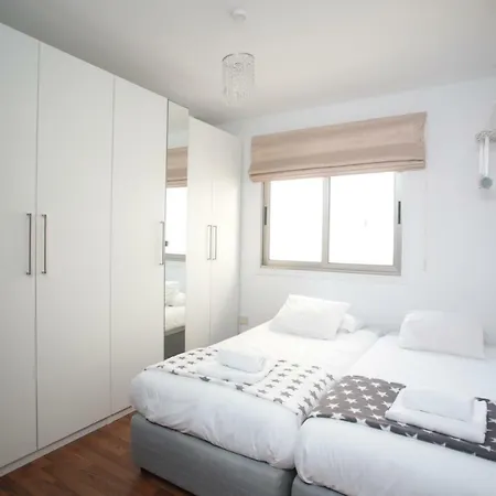 Luxury Two-bedroom Semeli Port View Apartment *